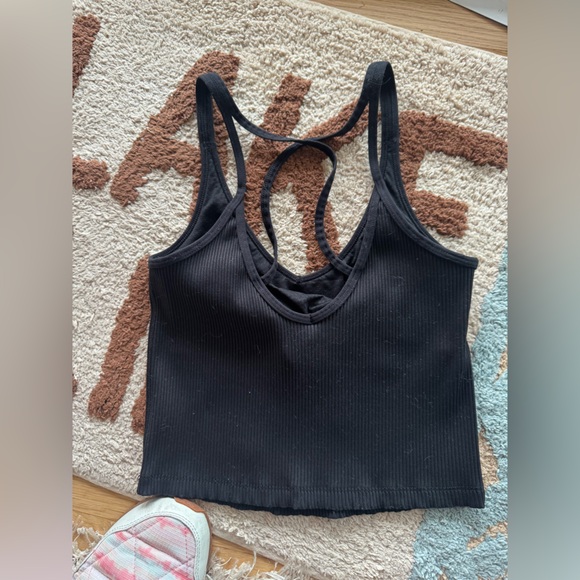 Vuori Black Crop Top w Shelf Bra - Picture 3 of 4